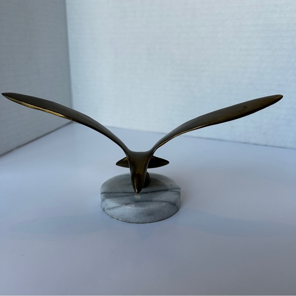 Vintage Brass Seagull in Flight with Marble Base - Picture 11 of 12